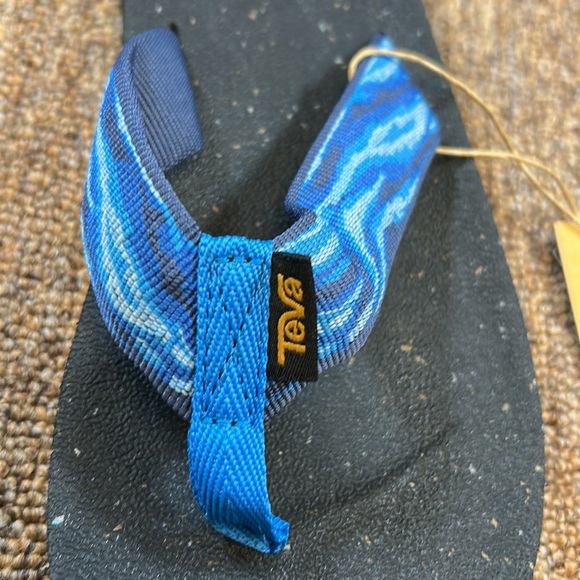 NWT Teva Women's ReFlip Flip Flops Waves Blue Womens Size 7 - Picture 4 of 4